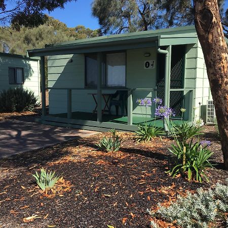 Lake Albert Caravan Park Otel Meningie Dış mekan fotoğraf