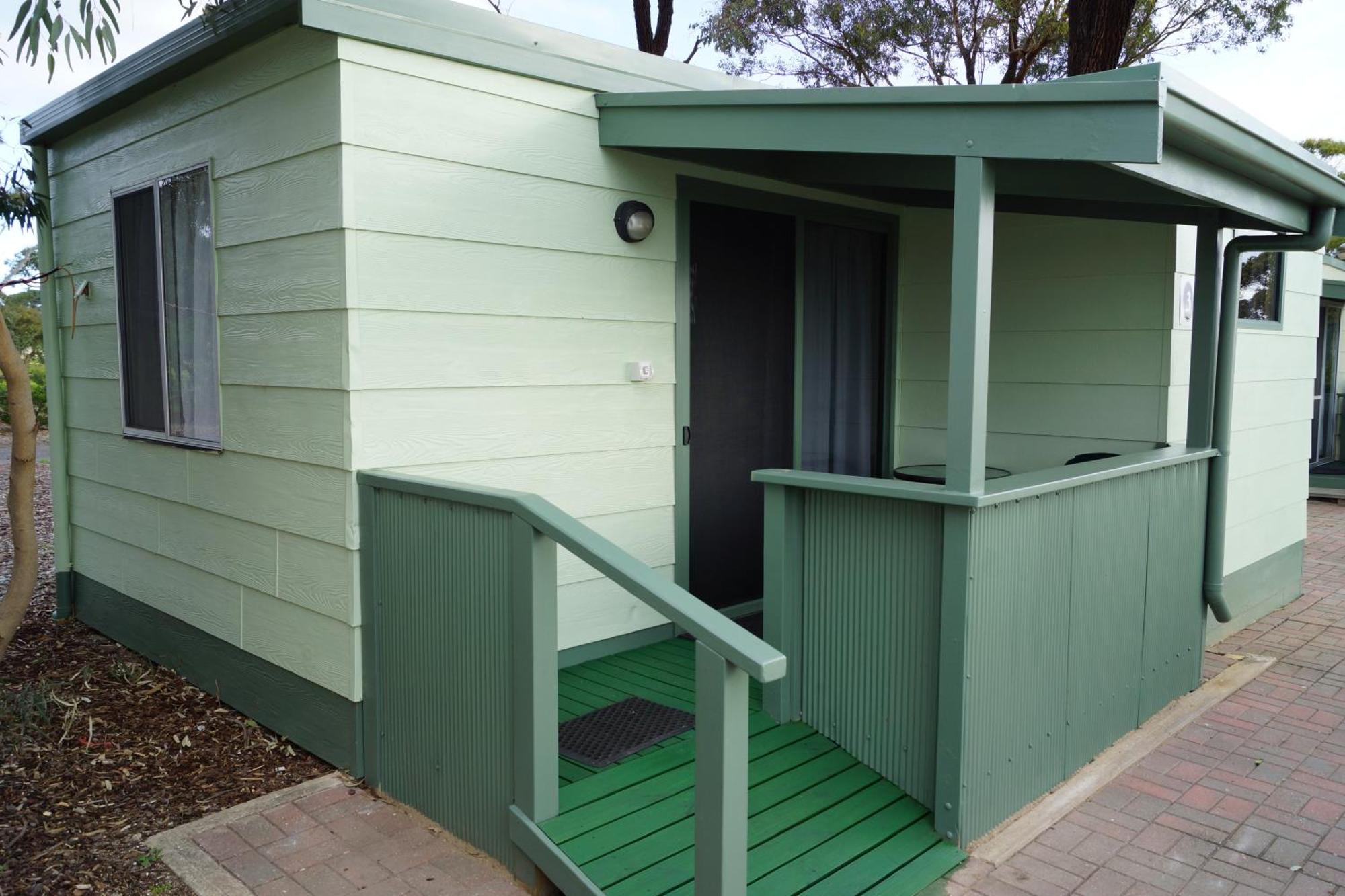 Lake Albert Caravan Park Otel Meningie Oda fotoğraf
