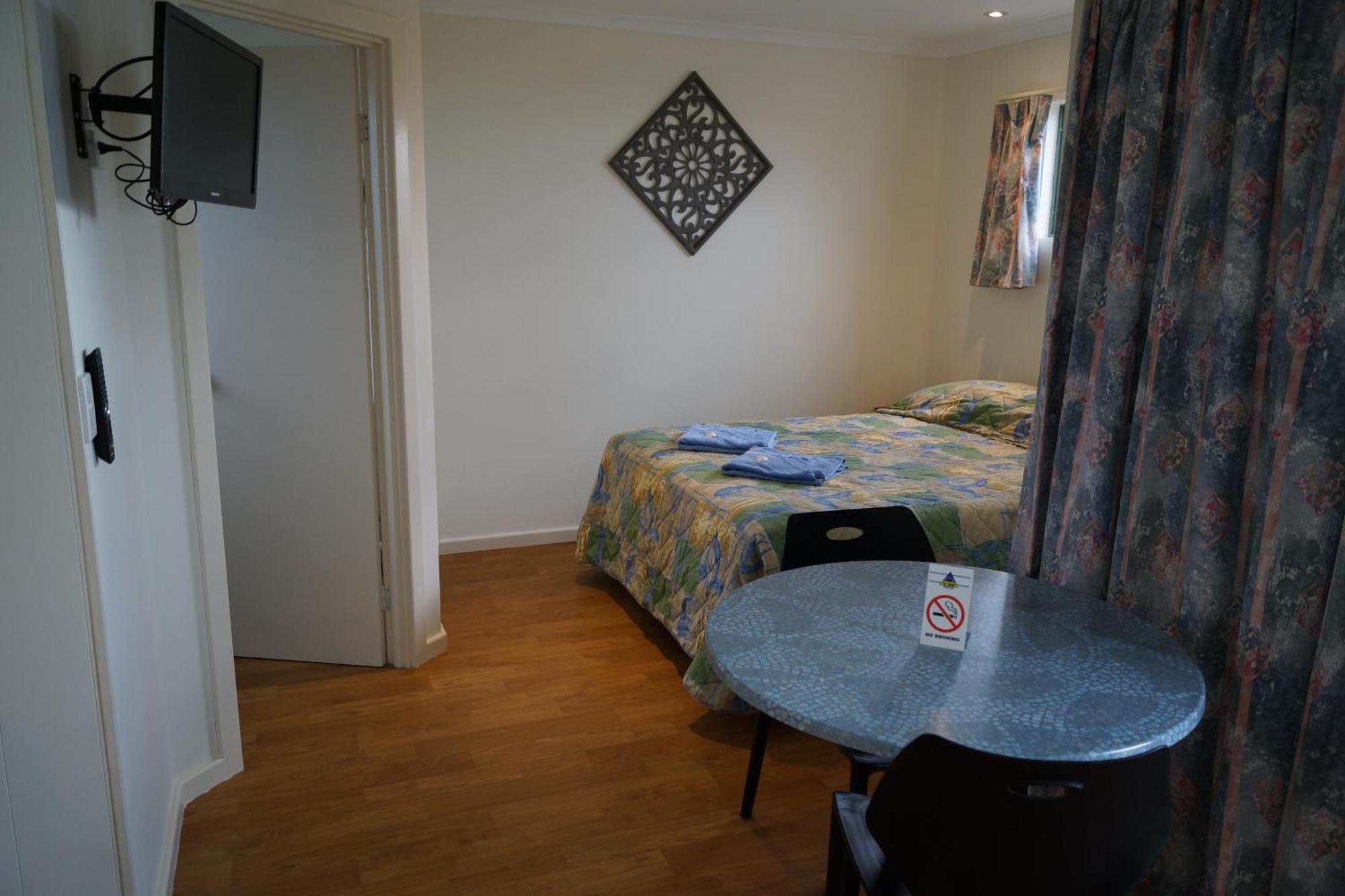 Lake Albert Caravan Park Otel Meningie Oda fotoğraf
