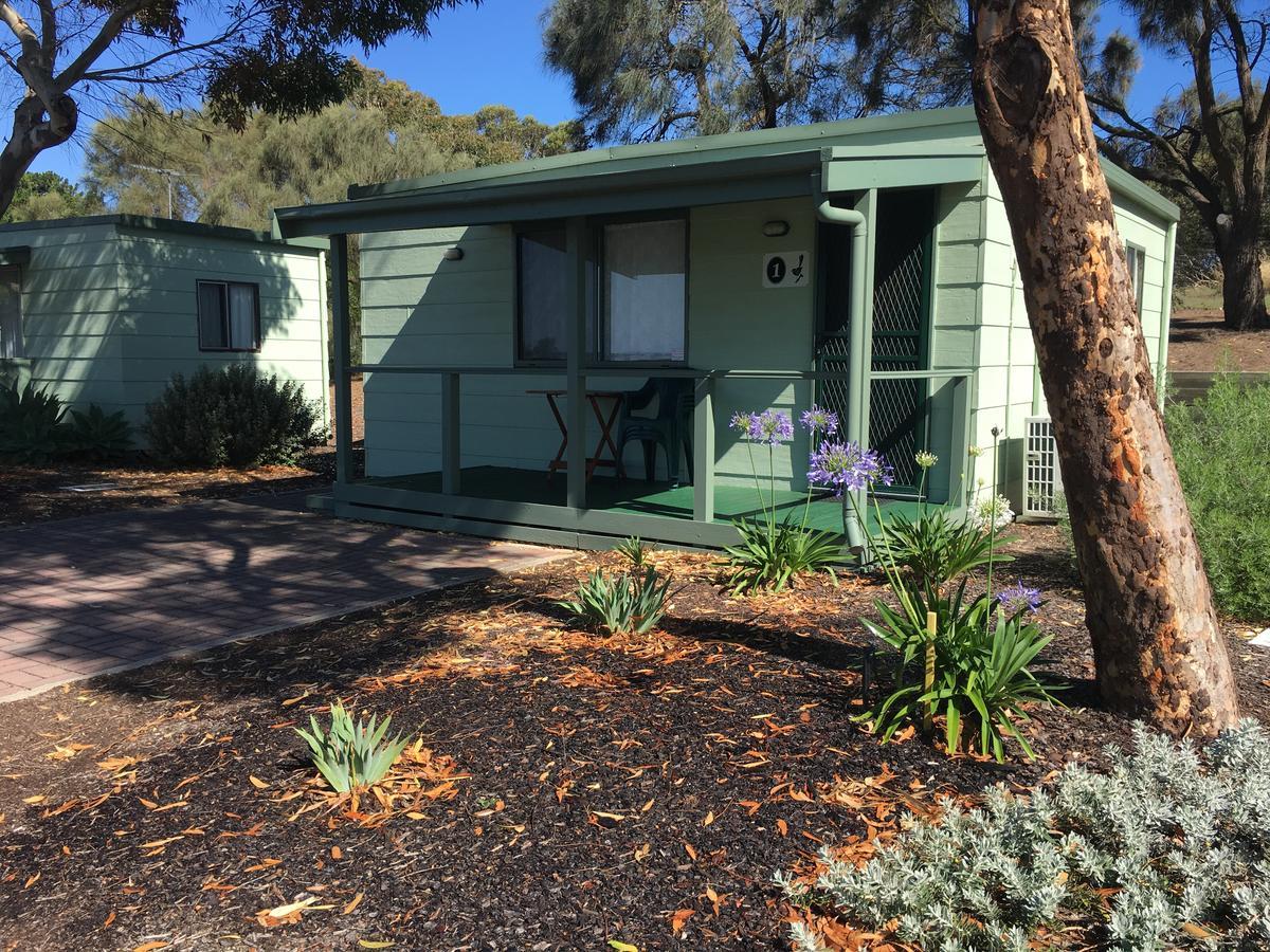 Lake Albert Caravan Park Otel Meningie Dış mekan fotoğraf