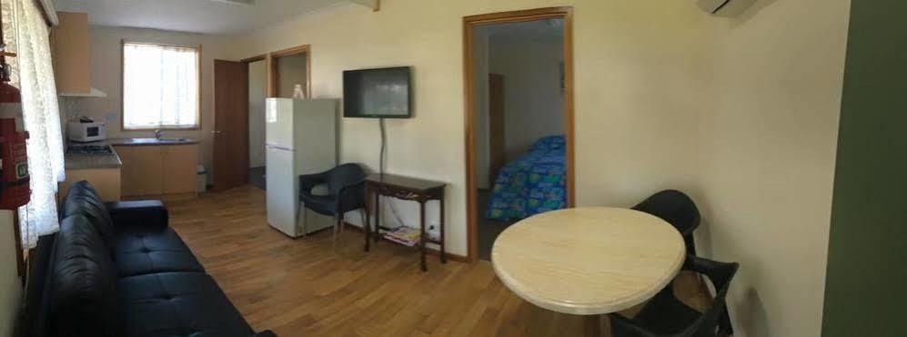 Lake Albert Caravan Park Otel Meningie Dış mekan fotoğraf