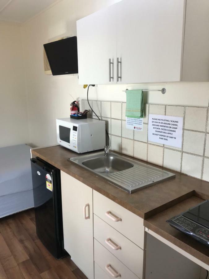 Lake Albert Caravan Park Otel Meningie Dış mekan fotoğraf